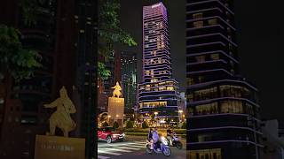 胡志明市🇻🇳希爾頓酒店，夜晚外牆五光十色 Hilton Hotel in Ho Chi Minh City the exterior walls are very colorful at night [upl. by Minsk]