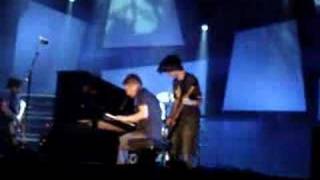 Radiohead videotape live at bonnaroo 2006 [upl. by Bigg]