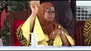 UKHTY SALMA ALIVYO USOMA UTENZI MBELE YA RAIS SAMIA AKIWA ZANZIBAR [upl. by Jaye643]