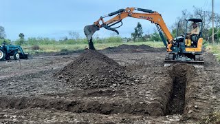 How to Align and Excavate Foundation Footings with a Mustang 550z 55ton Excavator [upl. by Emylee672]