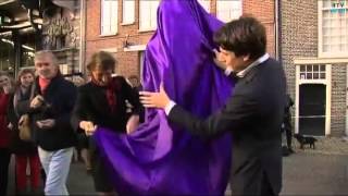 Onthulling beeld Harry Mulisch in Haarlem [upl. by Arella]