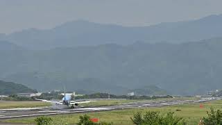 【航空機】高知空港 着陸 Embraer E175STDJA02FJ Landing at KOCHI airport [upl. by Ahsahtan]