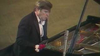 Gilels plays the Prelude in B minor Bach  Siloti [upl. by Tarttan]