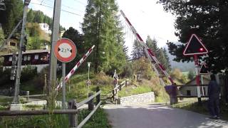 Bahnübergang in der Schweiz  level crossing in Switzerland [upl. by Nolat]