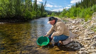 Gold Panning Like a Pro [upl. by Robbin]