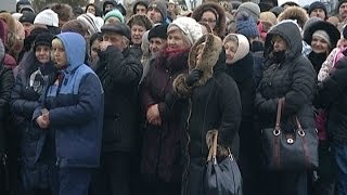 Дары волхвов в Минске день первый в очереди стоят более 10 тысяч человек [upl. by Novelia]