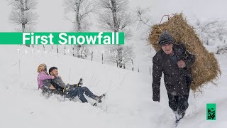 First Snow of the Year Family Plays on SnowCovered Hills سرخوردن روی تپه‌های پوشیده از برف [upl. by Merle]