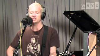 Fountains of Wayne Play quotThe Summer Placequot Live on Soundcheck [upl. by Tewfik]