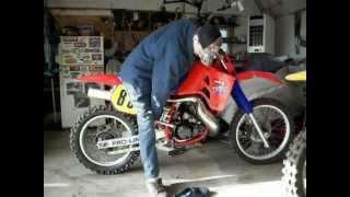 85 CR 500 first kick cold start redneck style [upl. by Ardnaz252]