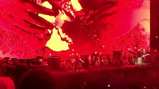 Roger Waters  Comfortably Numb Pink Floyd live  United Center Chicago IL 7282017 [upl. by Hortensa]