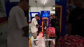 Fabio Quartararo Ngasih Uang Ke Anak Kecil Di Alfamart shorts [upl. by Kirkwood]