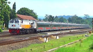 TASPAT 70 KPJ‼️ MOMEN 17 KERETA API MELUNCUR DAN MENANJAK NGEBUT DI STASIUN KARANGSARI BANYUMAS [upl. by Kerge]