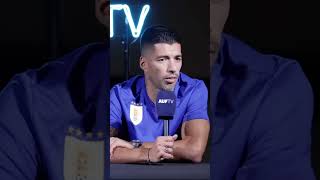 GENIAL LUIS SUÁREZ RESPALDANDO A DARWIN EN CONFERENCIA DE PRENSA futbol seleccionuruguay uruguay [upl. by Robenia105]