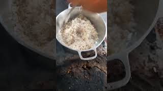 Arroz preparado no fogão a lenha quase pegou fogo [upl. by Irok]