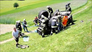 PersonenBergung nach Traktorunfall in Haibach [upl. by Nosemyaj]