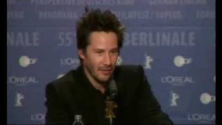 Keanu Reeves Speaks German Keanu spricht Deutsch Berlinale [upl. by Vidovic]