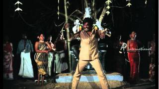 Aararo Paada Ingu Song  Video  Aadhalal Kadhal Seiveer  Yuvan Shankar Raja  Suseenthiran [upl. by Richarda]