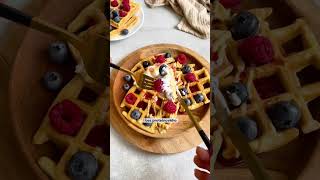 Easy proteinové waffle s ovocem [upl. by Anitsuga]