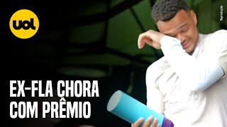 EXFLAMENGO CHORA AO RECEBER PRÊMIO DE MELHOR DO MÊS NO CAMPEONATO INGLÊS [upl. by Kared]