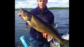 Pêche au gros doré à la pourvoirie Domaine Shannon  Big Walleye fishing at Domaine Shannon [upl. by Pence]