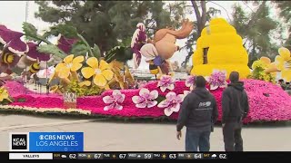 Spectators catch an early glimpse of Rose Parade floats [upl. by Weksler600]