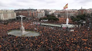 PP unese à extremadireita em protesto contra Pedro Sánchez [upl. by Guttery]