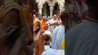 H H lokanath Swami Maharaj kirtan at ISKCON Vrindavan [upl. by Eloise499]