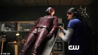 The Flash 1x01  Cisco gives Barry his suit [upl. by Brightman]