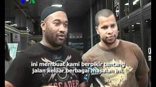 Native Deen Simbol Keberagaman Islam Amerika  Liputan Berita VOA 9 Agustus 2011 [upl. by Nivel]