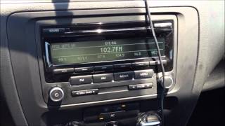 2012 Volkswagen Jetta Radio Demo [upl. by Jet679]