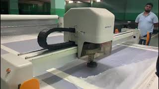 EASTMAN RAPTOR 75X  AUTOMATIC FABRIC CUTTING MACHINE [upl. by Fredela783]