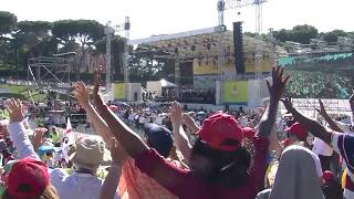 Giubileo D’oro gran folla al Circo Massimo per la veglia di Pentecoste con Papa Francesco [upl. by Sheryl545]