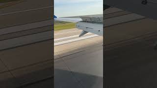 Landing in ​⁠O’Hare International Airport Chicago [upl. by Anahsit137]