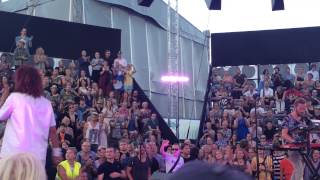 Neneh Cherry  Buffalo Stance  live  Flow Festival 2014 [upl. by Fredrick]