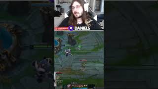 Como combar de Alistar leagueoflegends daniels shorts [upl. by Elish]