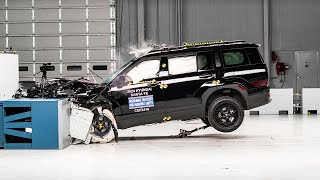 2024 Hyundai Santa Fe updated moderate overlap IIHS crash test [upl. by Lyle]