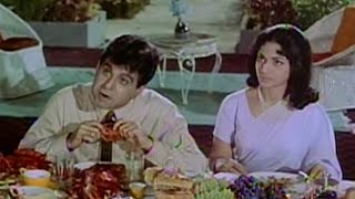 Waheeda Rehman meets Dilip Kumar  Movie Scene  Ram Aur Shyam [upl. by Ailedua]