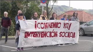 Trabajadoras del Ayuntamiento de Muskiz protestan por sus precarizadas condiciones laborales [upl. by Ariela]