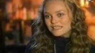 Une journée avec Vanessa Paradis [upl. by Akehsyt99]