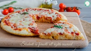 PIZZA FURBA 5 MINUTI in padella senza lievitazione [upl. by Naux]