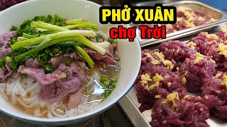 PHỞ XÀO LĂN BÍ ẨN CHỢ TRỜI  miếng thịt bò giật đùng đùng bà lão ngủ vỉa hè 20 năm [upl. by Attemaj]