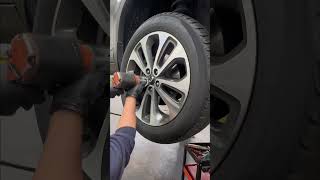 How to tighten lug nuts the right way🛠️autodoc carservice foryou tyre right usa [upl. by Odo]