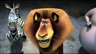 MADAGASCAR 3  Los Fugitivos  Clip Eres Circo [upl. by Noillid]