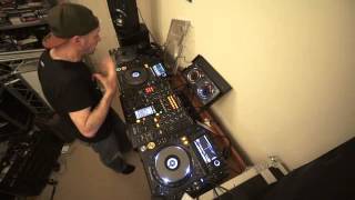 DJ DEMONSTRATION ADDING A KICK FROM THE PIONEER RMX 500 OVER THE MIX [upl. by Loreen6]