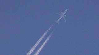 Etihad Airways Boeing 777 A6 ETB Contrails over Usedom 16th august 2012 [upl. by Rasia]