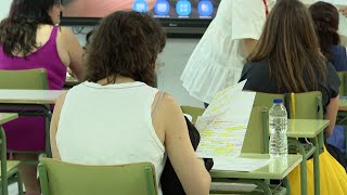 Arrancan las oposiciones en Madrid para sumar 3428 docentes a centros educativos públicos [upl. by Eladroc40]