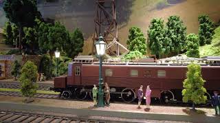 Een modelspoorbaan in de Koningsklasse van de modelspoor  The royal class of model railways [upl. by Letty92]