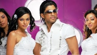 Varudu movie Songs  Saare Jahaa  Allu Arjun Bhanu Sri Mehra [upl. by Wareing]