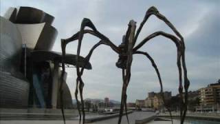 quotMamanquot by Louise Bourgeois  Bilbao  Guggenheim [upl. by Gnuy947]