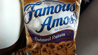 Famous Amos Bite Size Cookies Oatmeal Raisin  Produit Américain [upl. by Crocker563]